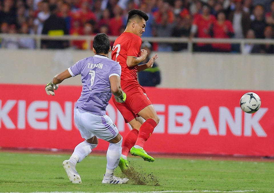 Thể thao - Trực tiếp bóng đá vòng loại WC 2022 Việt Nam vs Thái Lan:  Trọng tài lại không công nhận bàn thắng cho ĐTQG Việt Nam. (Hình 8).