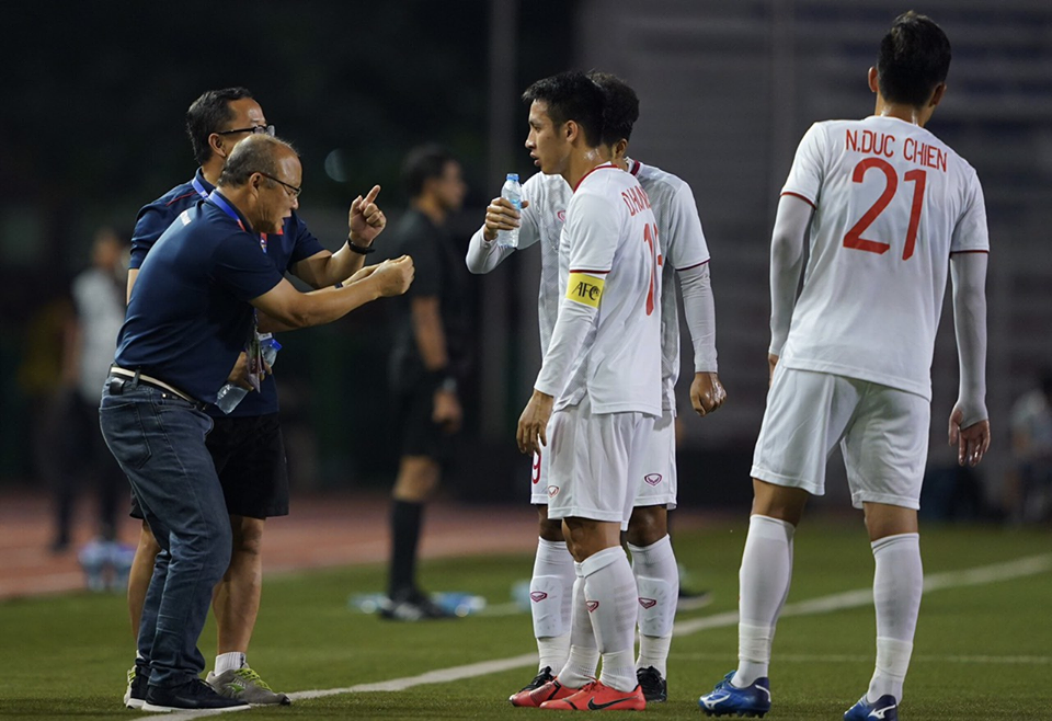 Thể thao - Trực tiếp bóng đá SEA Games 30 Việt Nam vs Indonesia: Hùng Dũng , Văn Hậu đá như siêu sao tầm cỡ  hạ  gục Indonesia (Hình 5).