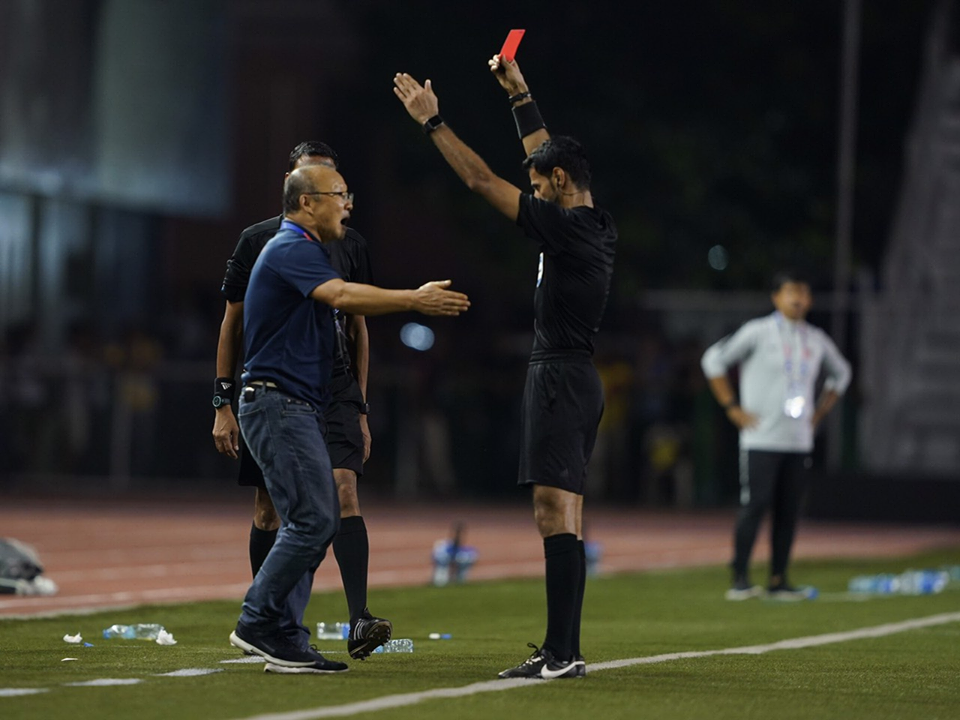 Thể thao - Trực tiếp bóng đá SEA Games 30 Việt Nam vs Indonesia: Hùng Dũng , Văn Hậu đá như siêu sao tầm cỡ  hạ  gục Indonesia