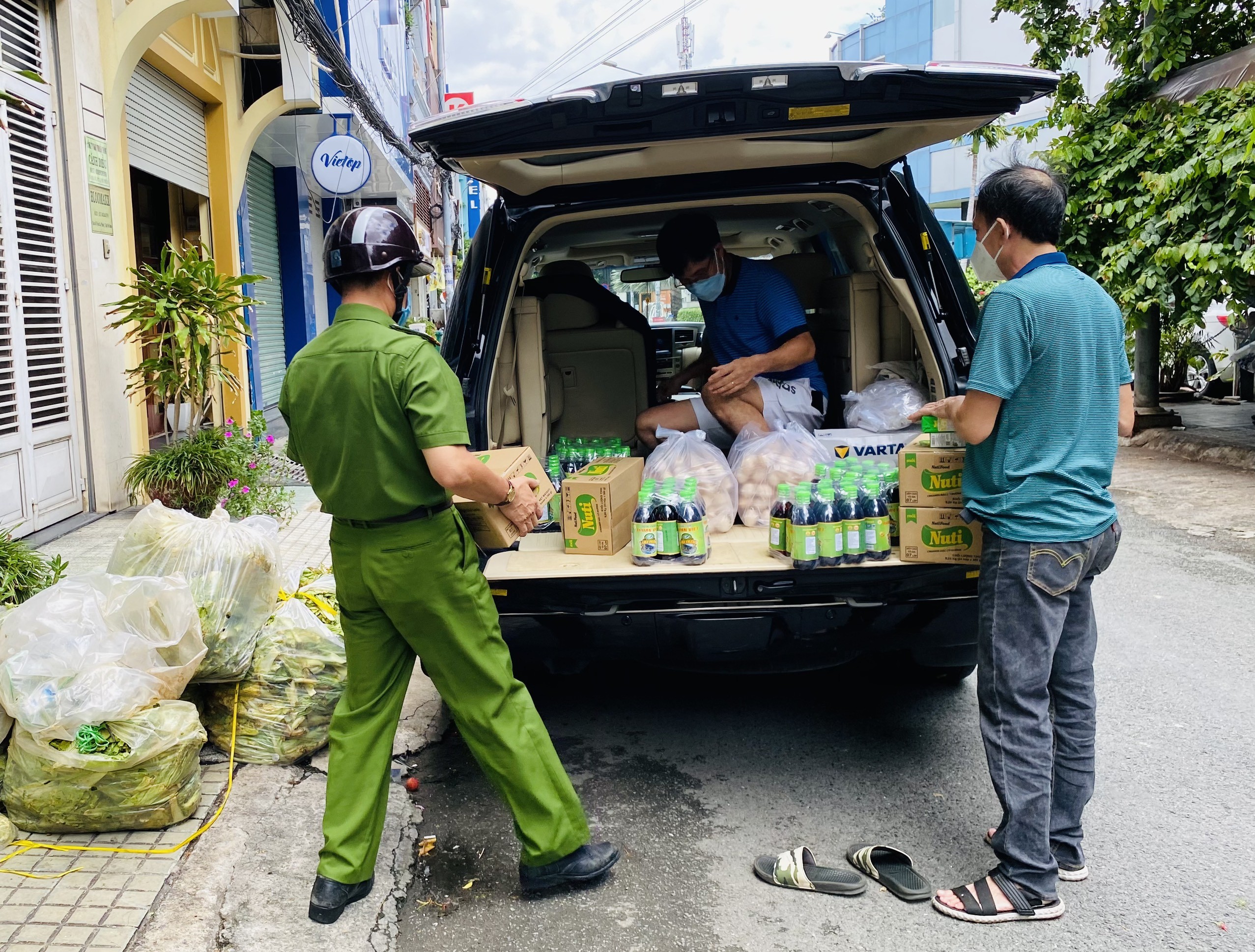 Dân sinh - 1.000 phần quà chia sẻ khó khăn cùng sinh viên 'mắc kẹt' tại Tp.HCM (Hình 3).