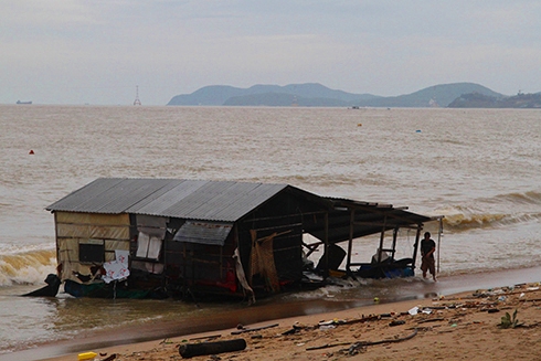Xã hội - Sau bão số 12, nhiều tỉnh thiệt hại nặng nề về người và tài sản