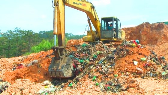 Phát hiện nhà máy xử lý rác chôn lấp trái phép 40.000 tấn rác “sống” (Hình 3).