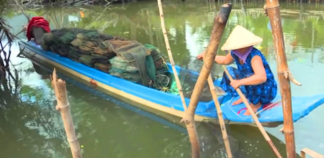 An ninh - Hình sự - Tiết lộ thông tin bất ngờ phía sau vụ người phụ nữ tưới xăng thiêu chồng ở Kiên Giang (Hình 2).