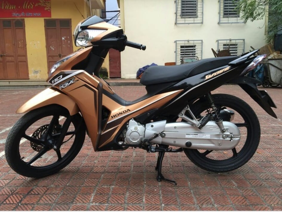 An ninh - Hình sự - Hi hữu: Trộm đột nhập lấy 3 xe máy, dùng dây kẽm cột cửa nhốt gia chủ