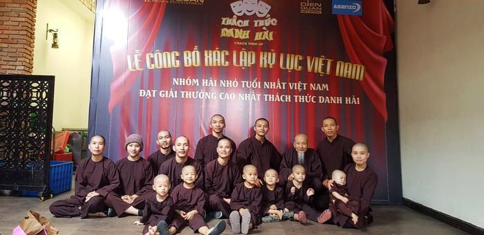 Hồ sơ điều tra - Vụ nhóm người xông vào 'Tịnh thất Bồng Lai': Không có giấy phép hoạt động, chỉ là  nơi “biến gia thành tự” (Hình 3).