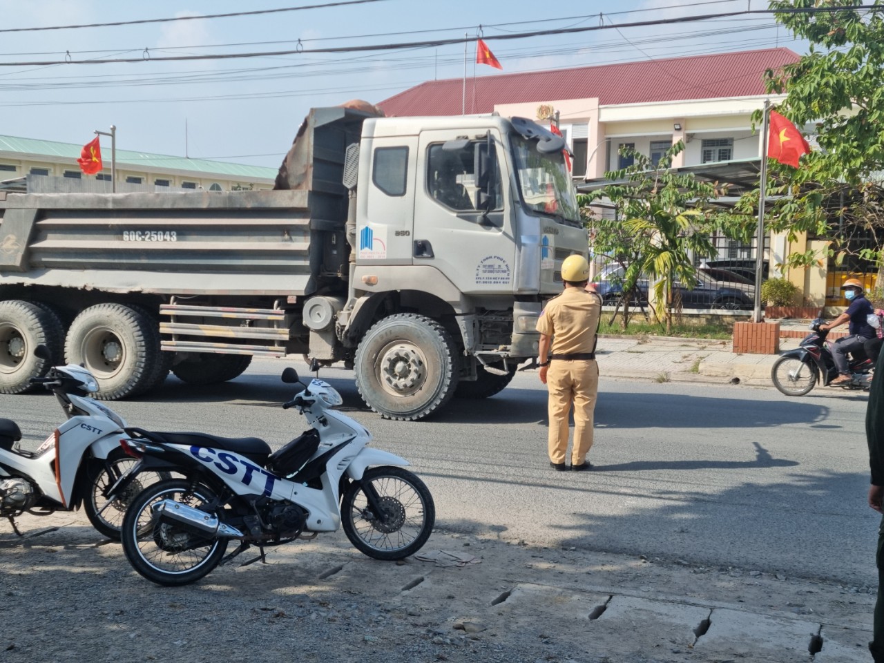 An ninh - Hình sự - Đồng Nai lập lại TTATGT trên tỉnh lộ sau phản ánh của Người Đưa Tin