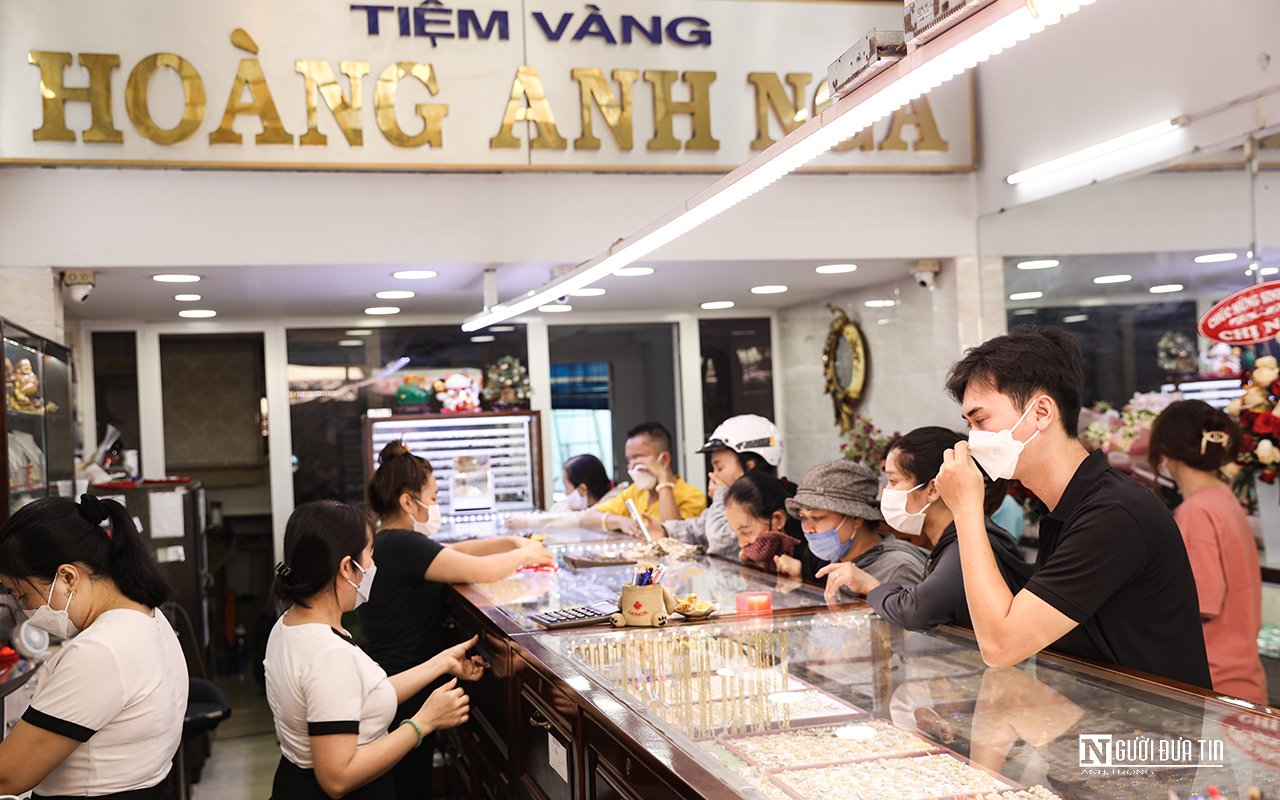 Tài chính - Ngân hàng - Đồng Nai: Các tiệm vàng đông khách ngày vía Thần Tài