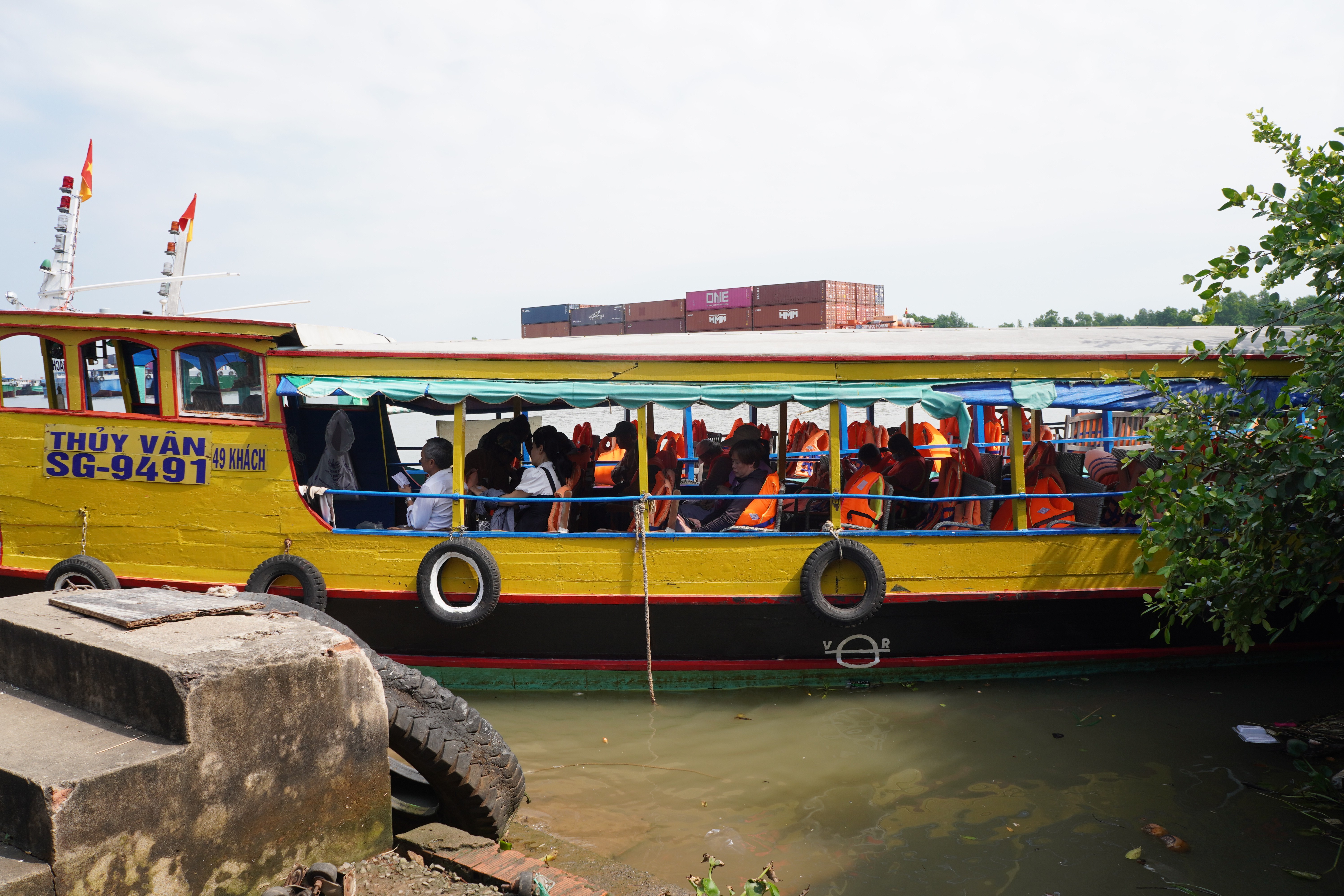 Dân sinh - Đồng Nai: Chuyến đò chở khách viếng chùa Phước Long ngày đầu năm (Hình 8).