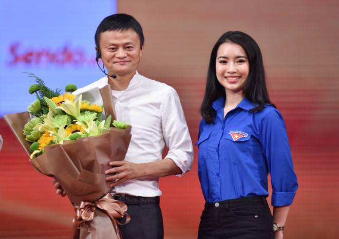 Giáo dục - Nữ MC trong buổi giao lưu với Jack Ma là ai?