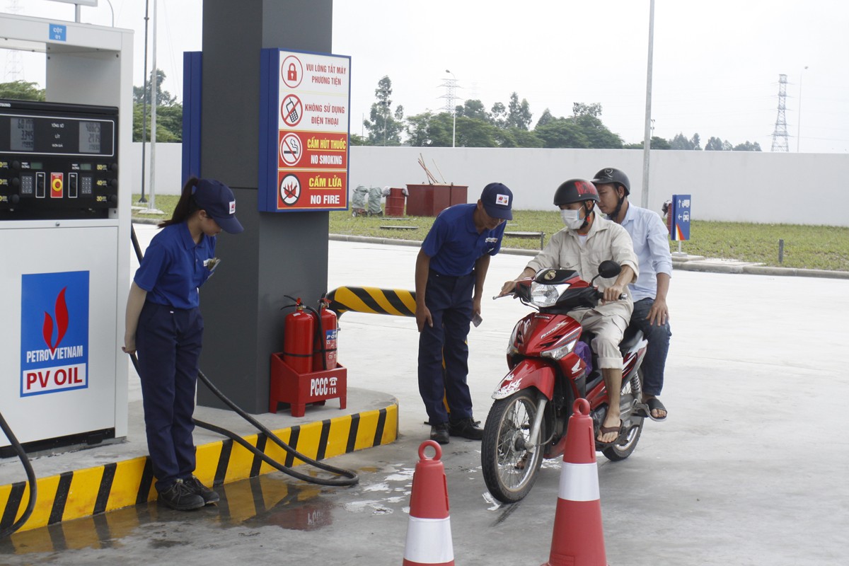 Trước khi khách ra về, nhân viên cúi chào thêm một lần nữa.