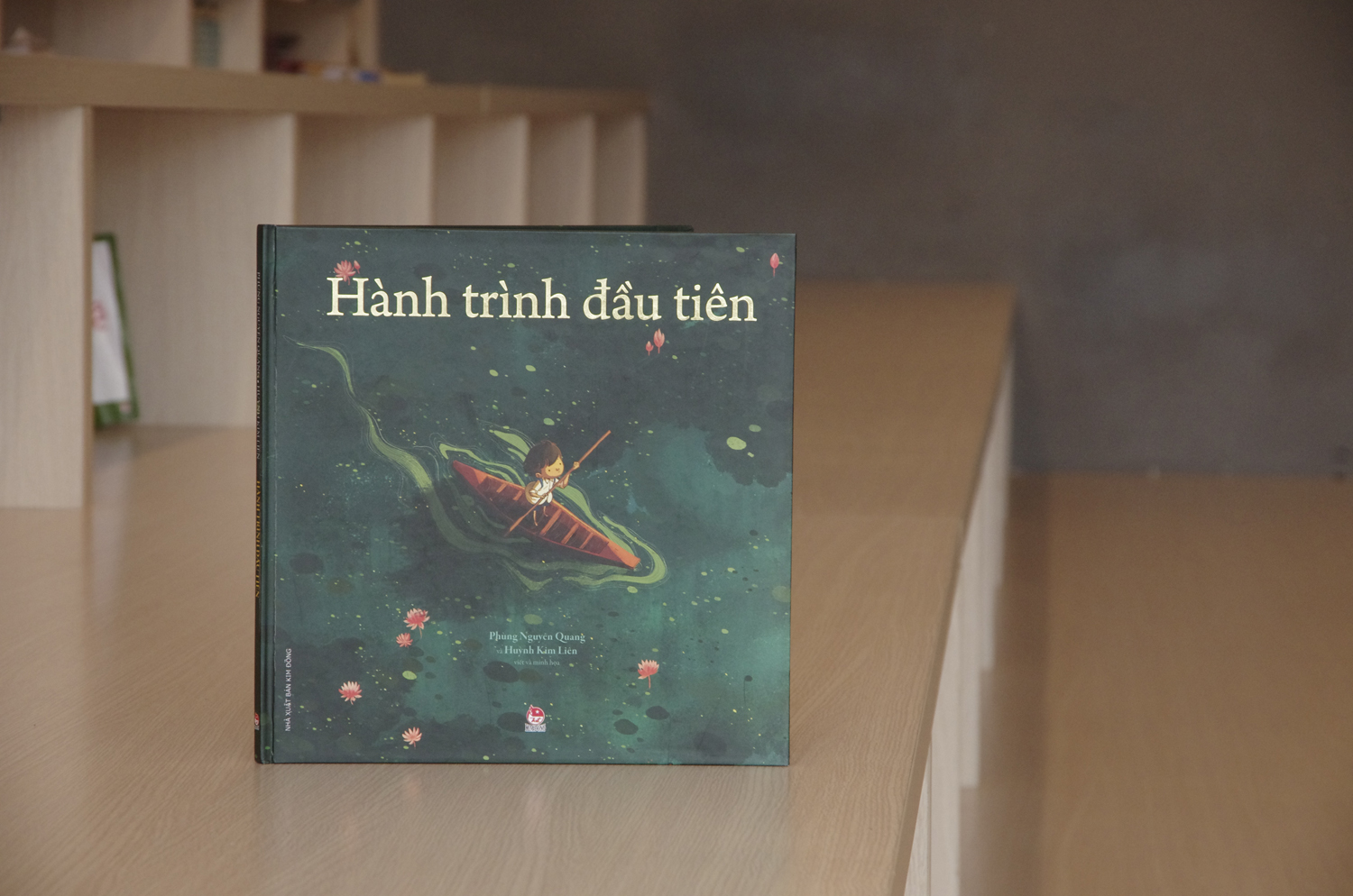 Giải trí - Đi xem 'Hành trình đầu tiên' - Tác phẩm Artbook đầu tiên của Việt Nam tỏa sáng quốc tế (Hình 2).