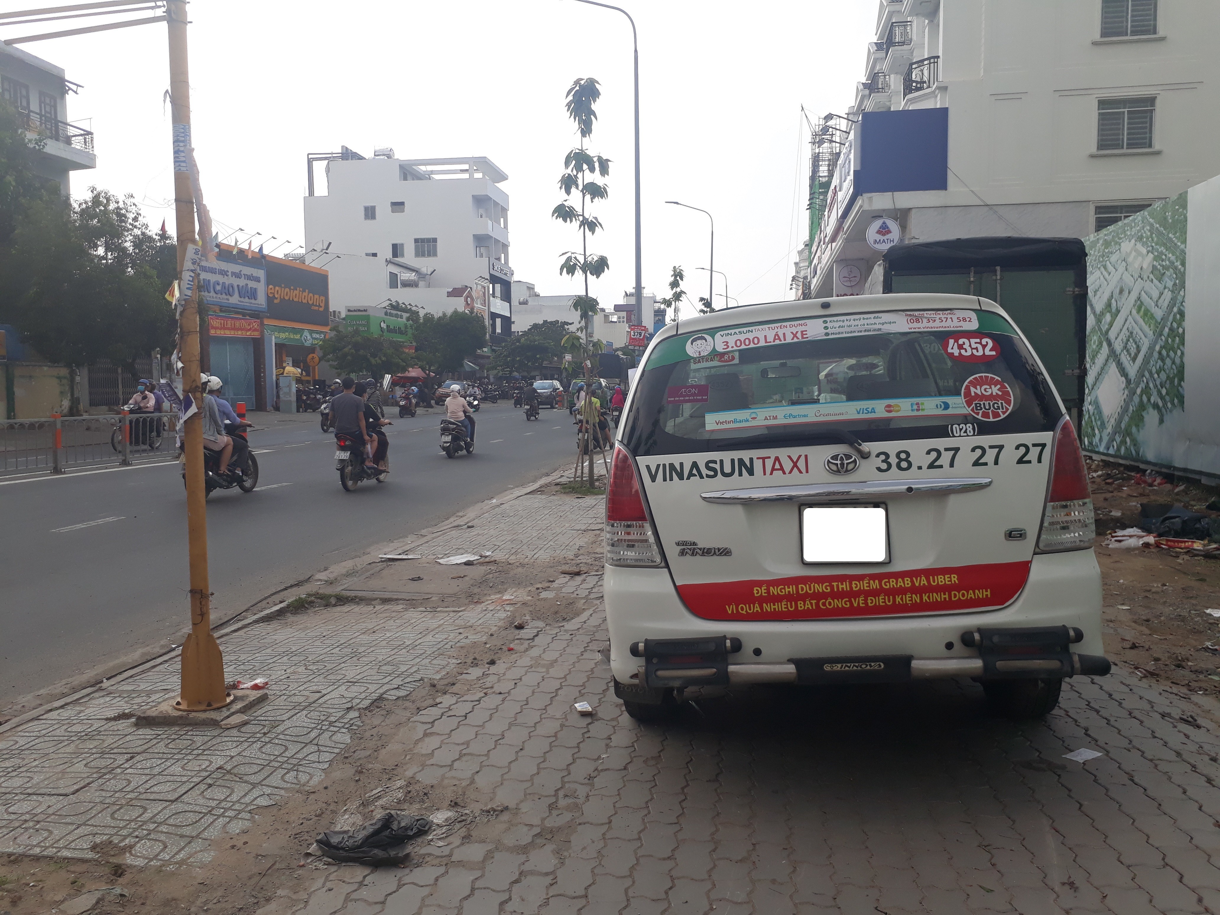 Kinh doanh - Những thông điệp gay gắt taxi Vinasun gửi tới 'đối thủ' Uber, Grab (Hình 5).