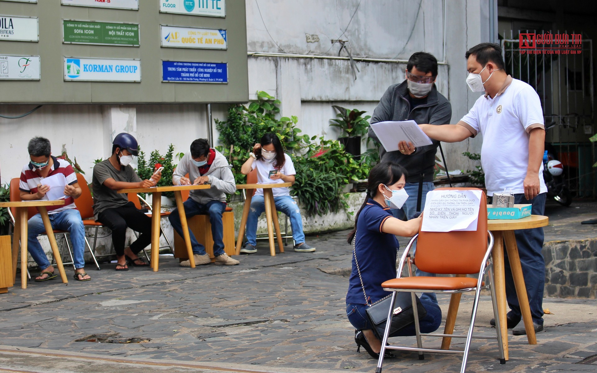 Tiêu dùng & Dư luận - Tp.Hồ Chí Minh: Doanh nghiệp loay hoay xin giấy đi đường khi tiếp tục giãn cách (Hình 3).