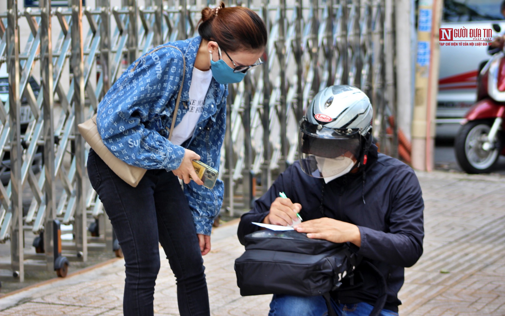 Tiêu dùng & Dư luận - Tp.Hồ Chí Minh: Doanh nghiệp loay hoay xin giấy đi đường khi tiếp tục giãn cách (Hình 26).