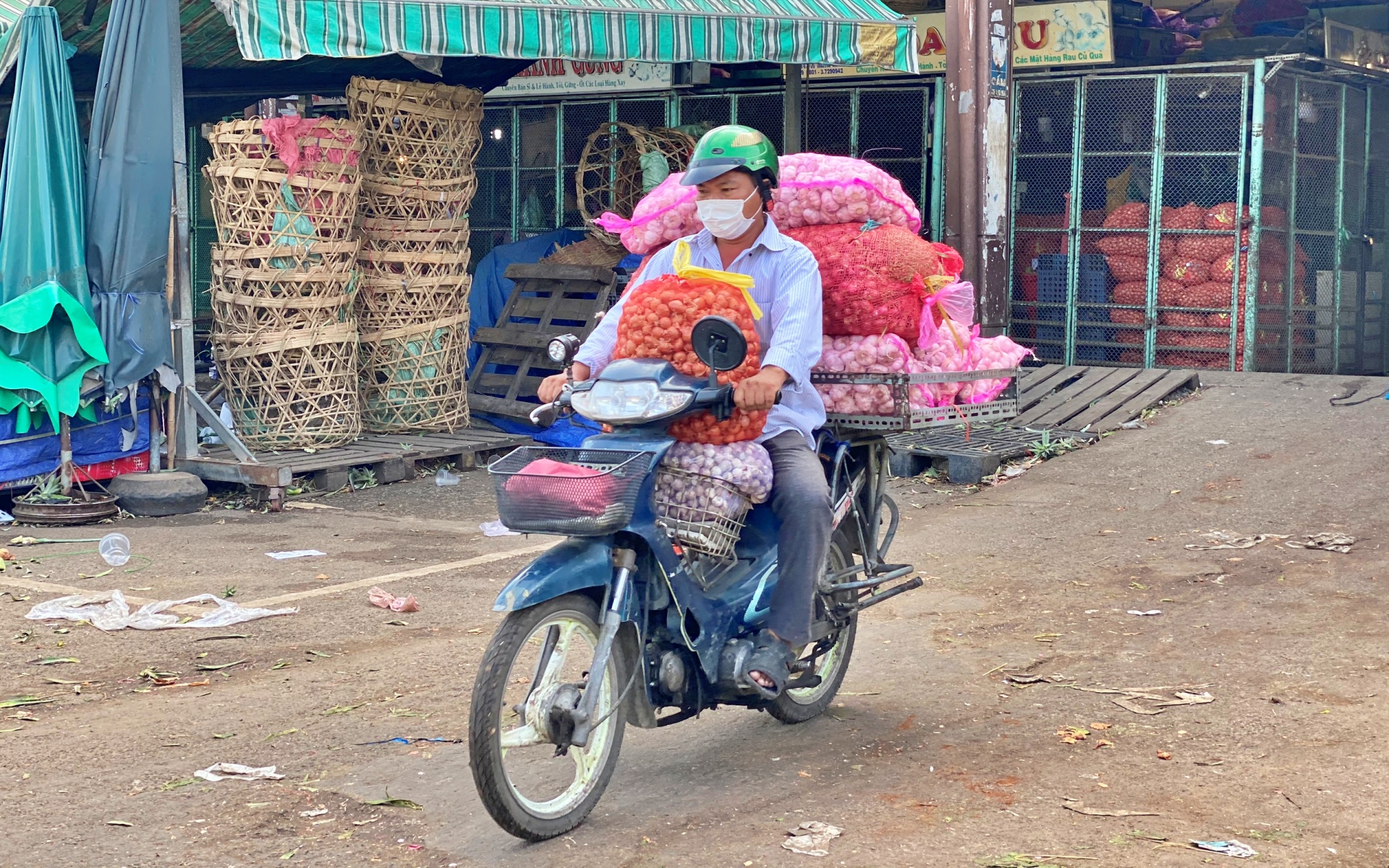 Tiêu dùng & Dư luận - TP.Hồ Chí Minh: Từng bước mở lại chợ truyền thống trong điều kiện mới (Hình 2).