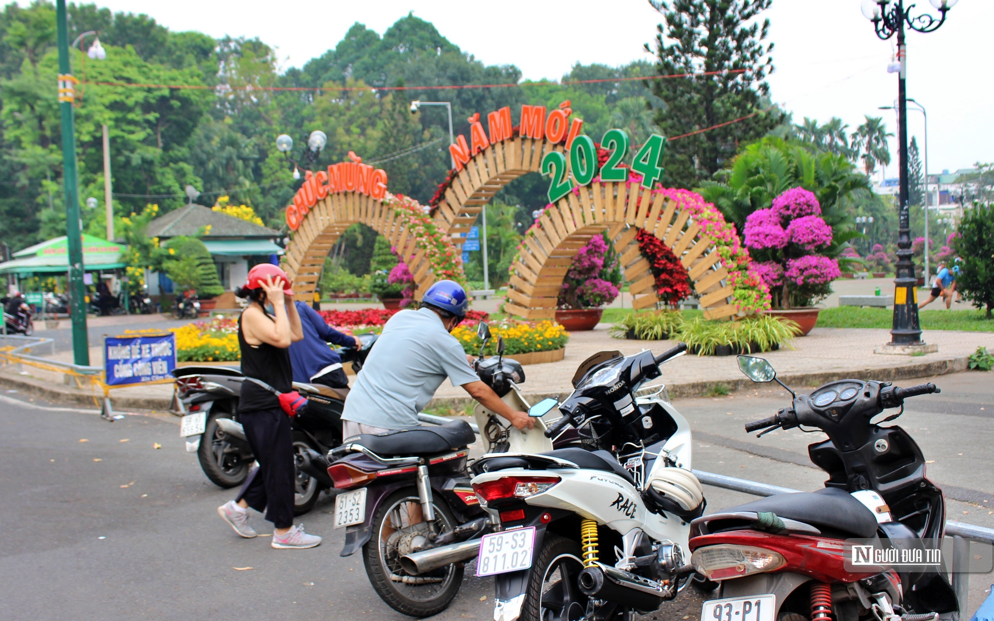 Dân sinh - Tp.HCM: Vì sao hơn 390 công viên không có bãi giữ xe? (Hình 3).