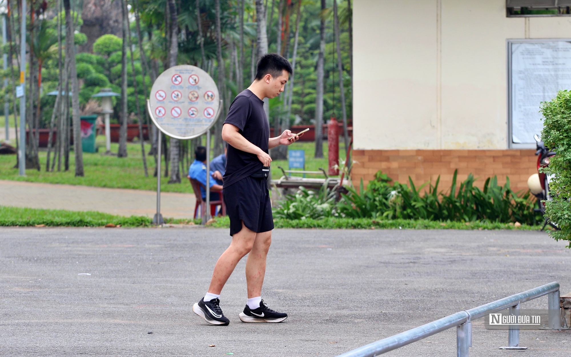 Dân sinh - Tp.HCM: Vì sao hơn 390 công viên không có bãi giữ xe? (Hình 4).