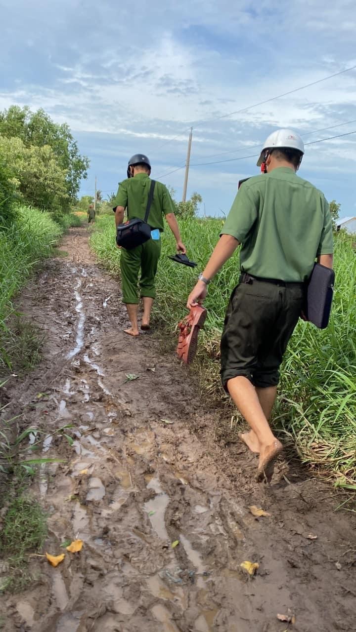 Dân sinh - Kiên Giang: Đoàn Thanh Niên Công An tỉnh 'vượt nắng, thắng mưa’ phủ xanh định danh điện tử trên toàn tỉnh (Hình 3).