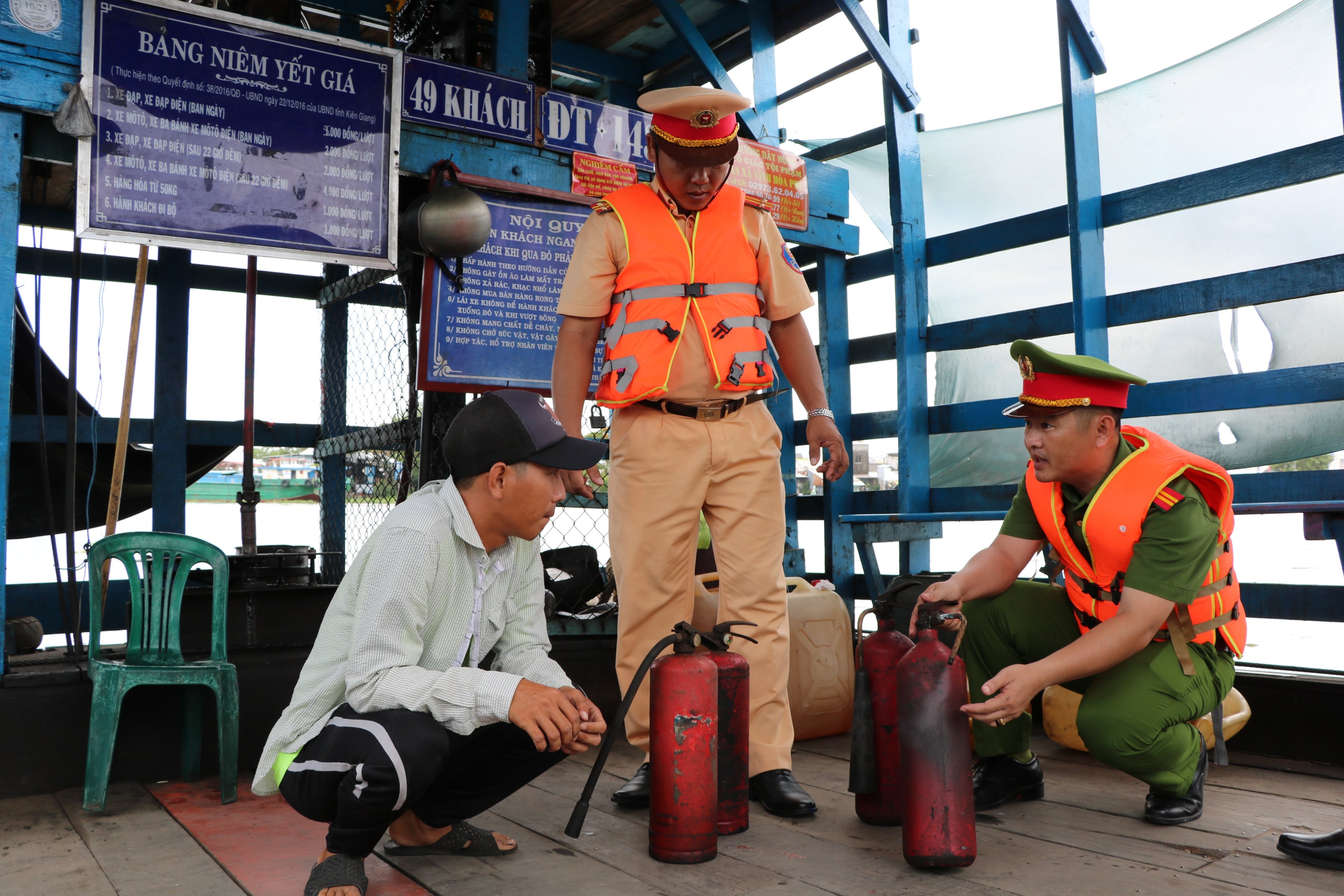 Dân sinh - Kiểm tra an toàn về PCCC và CNCH phương tiện giao thông đường thủy 