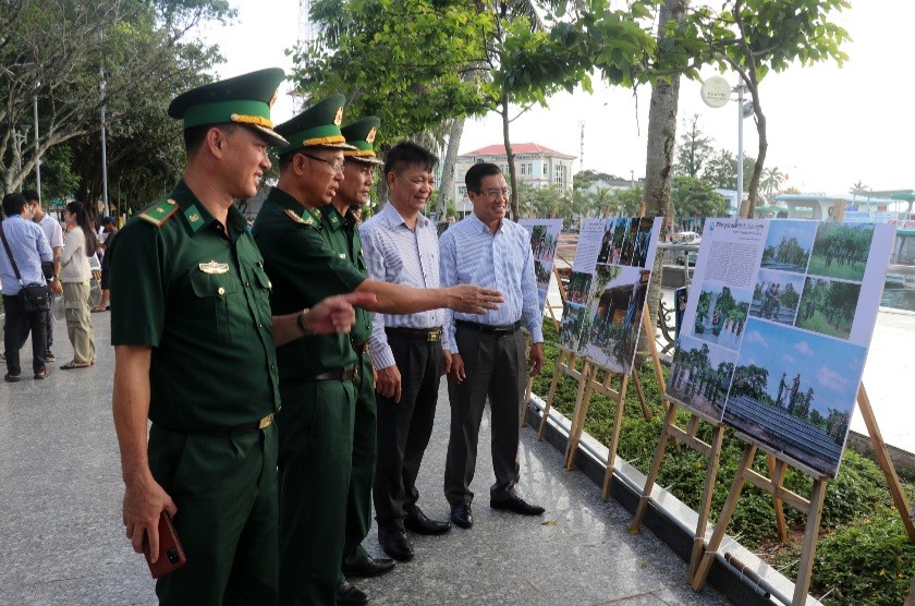 Văn hoá - Triển lãm ảnh “Tự hào một dải biên cương” năm 2023 tại Phú Quốc (Hình 2).