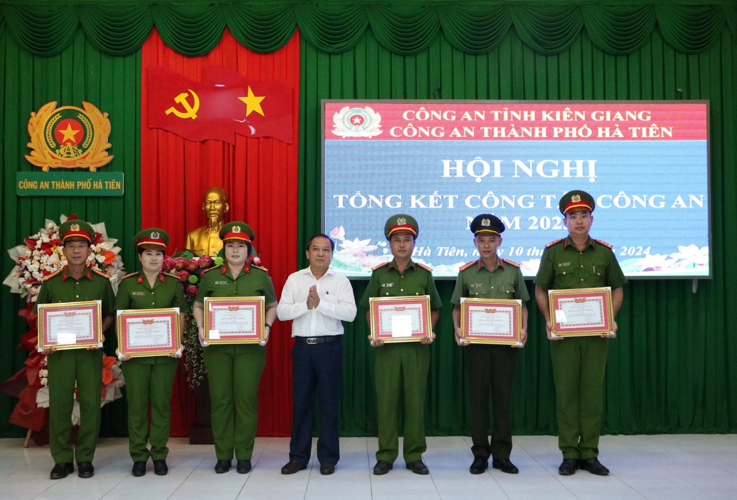 An ninh - Hình sự - Công an Tp.Hà Tiên ngăn chặn hàng chục vụ vận chuyển hàng cấm (Hình 4).