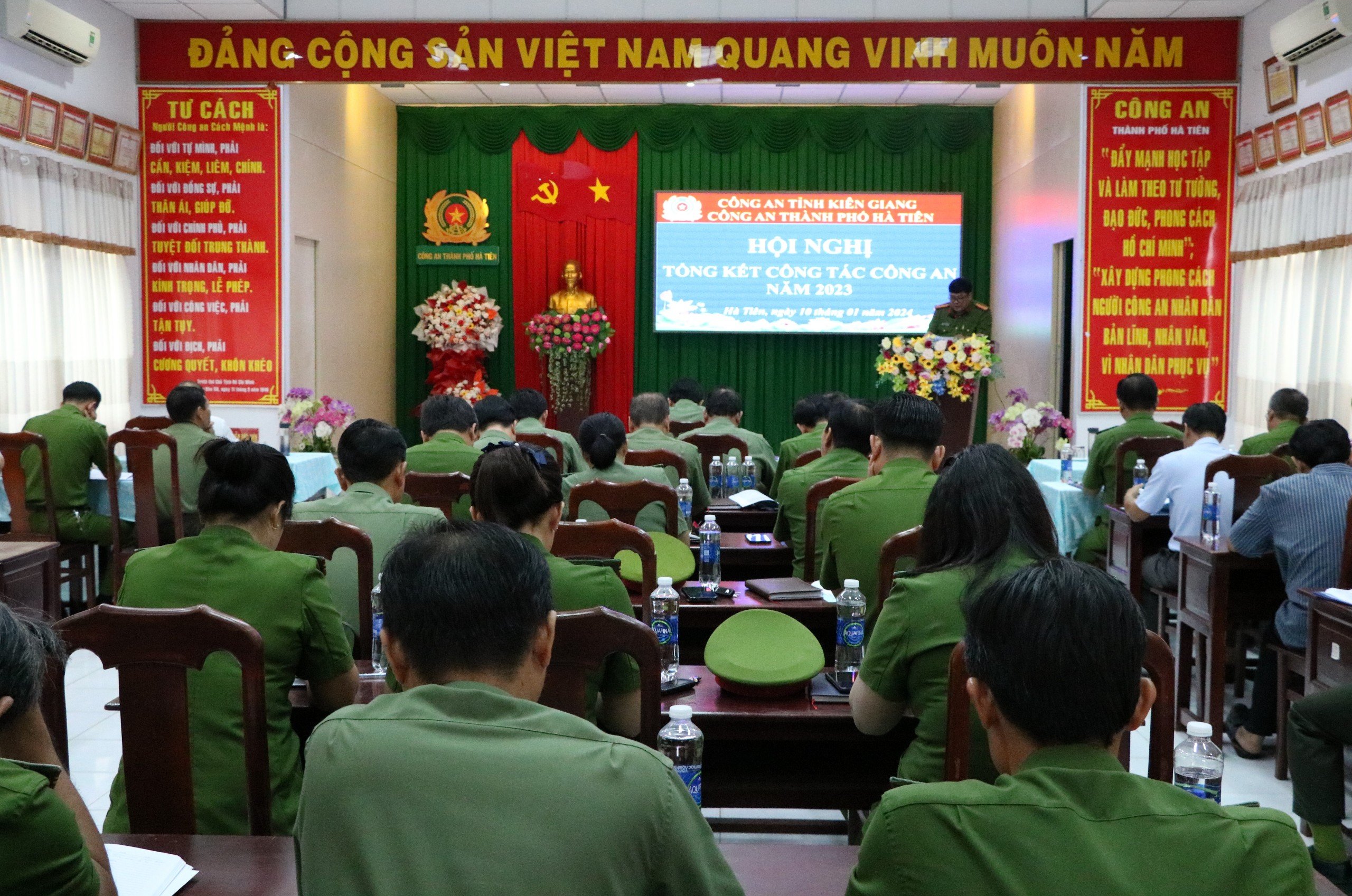 An ninh - Hình sự - Công an Tp.Hà Tiên ngăn chặn hàng chục vụ vận chuyển hàng cấm (Hình 2).