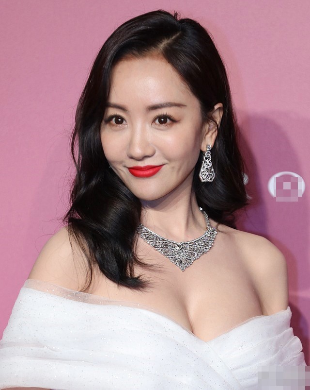 Giải tr&iacute; - N&agrave;ng tiểu hoa 'lười nhất showbiz' sau 25 năm vẫn trẻ đẹp, bỏ cả bom tấn 1.000 tỷ v&igrave; gh&eacute;t dậy sớm (H&igrave;nh 11).