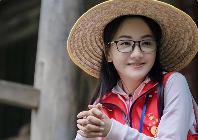 Giải tr&iacute; - N&agrave;ng tiểu hoa 'lười nhất showbiz' sau 25 năm vẫn trẻ đẹp, bỏ cả bom tấn 1.000 tỷ v&igrave; gh&eacute;t dậy sớm (H&igrave;nh 9).