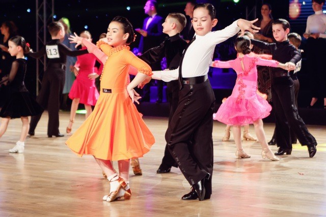 Giải trí - “Ku Bi” con trai Khánh Thi - Phan Hiển lần thứ hai vô địch dancesport thế giới  (Hình 2).