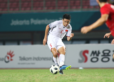 Thể thao - Trực tiếp bóng đá AFF Cup 2018 Việt Nam - Lào: Công Phượng, Anh Đức, Quang Hải lập công (Hình 11).