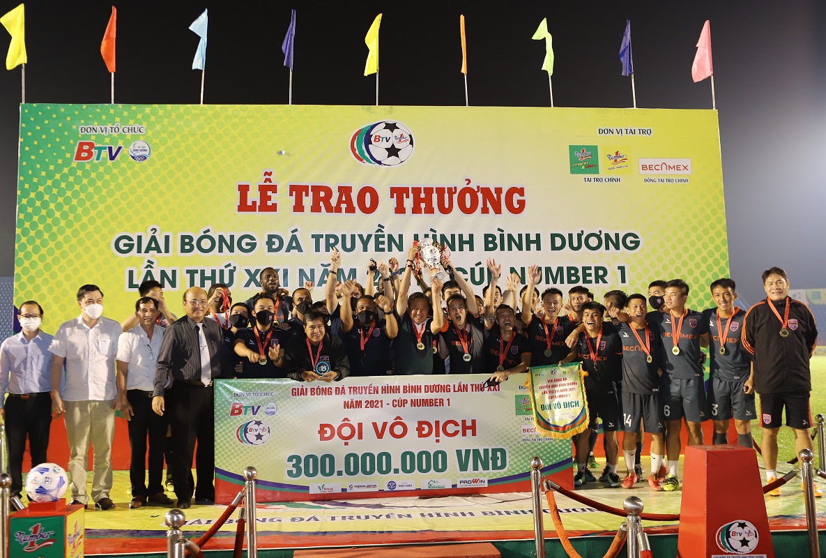 Tiêu dùng & Dư luận - Becamex Bình Dương bội thu danh hiệu tại giải bóng đá BTV – Cup Number 1 lần thứ 21