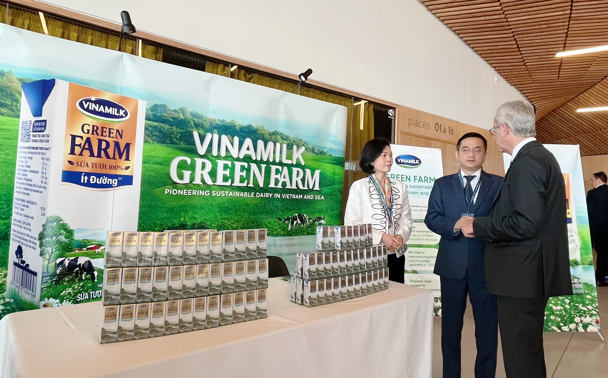 Kinh tế - Vinamilk đại diện duy nhất từ Đông Nam Á chia sẻ mô hình phát triển bền vững “Green Farm” tại Hội nghị sữa toàn cầu (Hình 2).