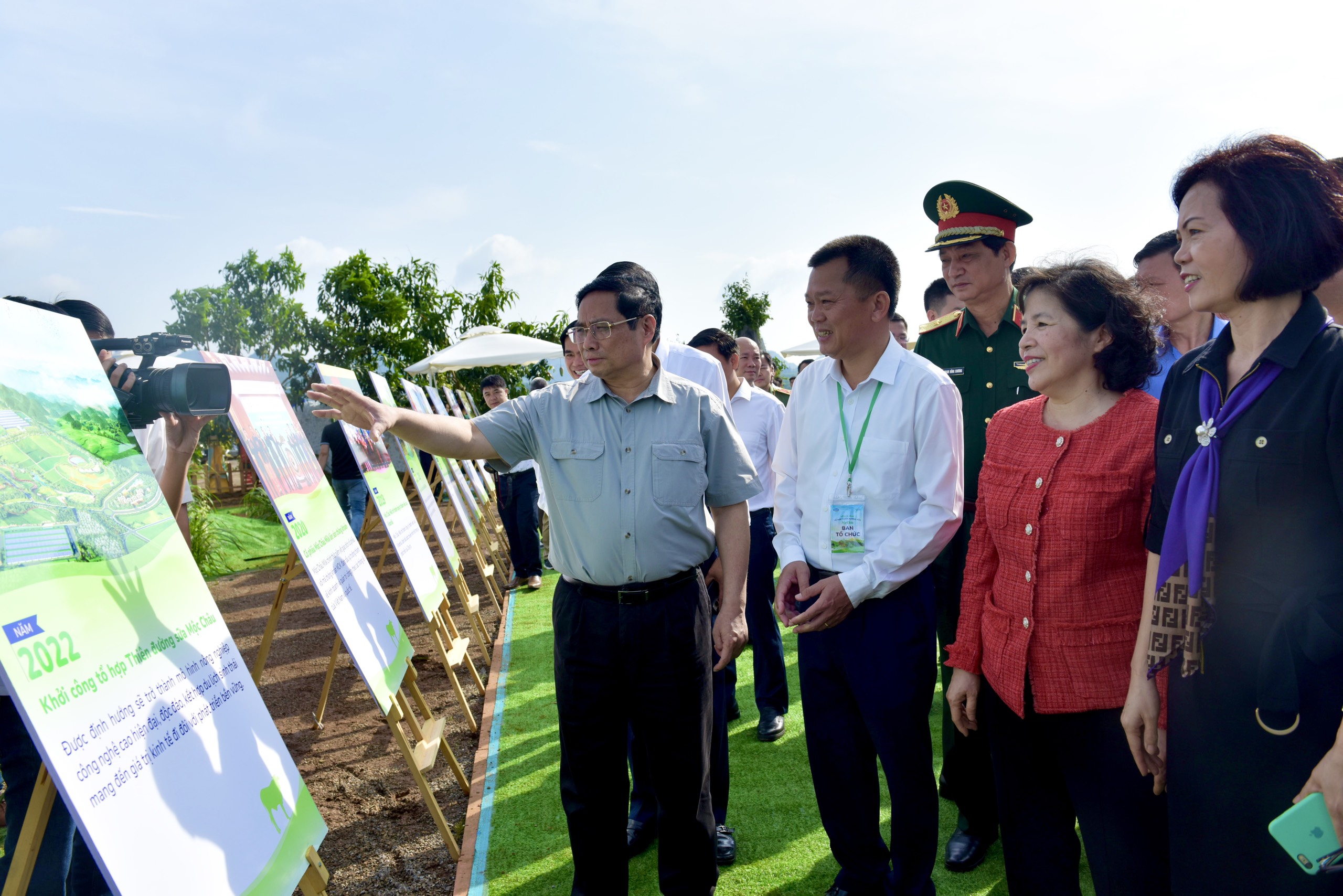 Kinh tế - Hé lộ hình ảnh Thiên đường sữa tại Mộc Châu - kỳ quan tương lai của Tây Bắc (Hình 3).