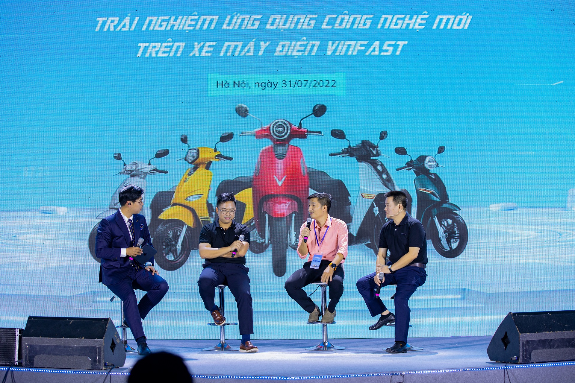 Kinh tế - Xe m&aacute;y điện VinFast &ldquo;mượt&rdquo; hơn khi &ldquo;l&ecirc;n đời&rdquo; phần mềm