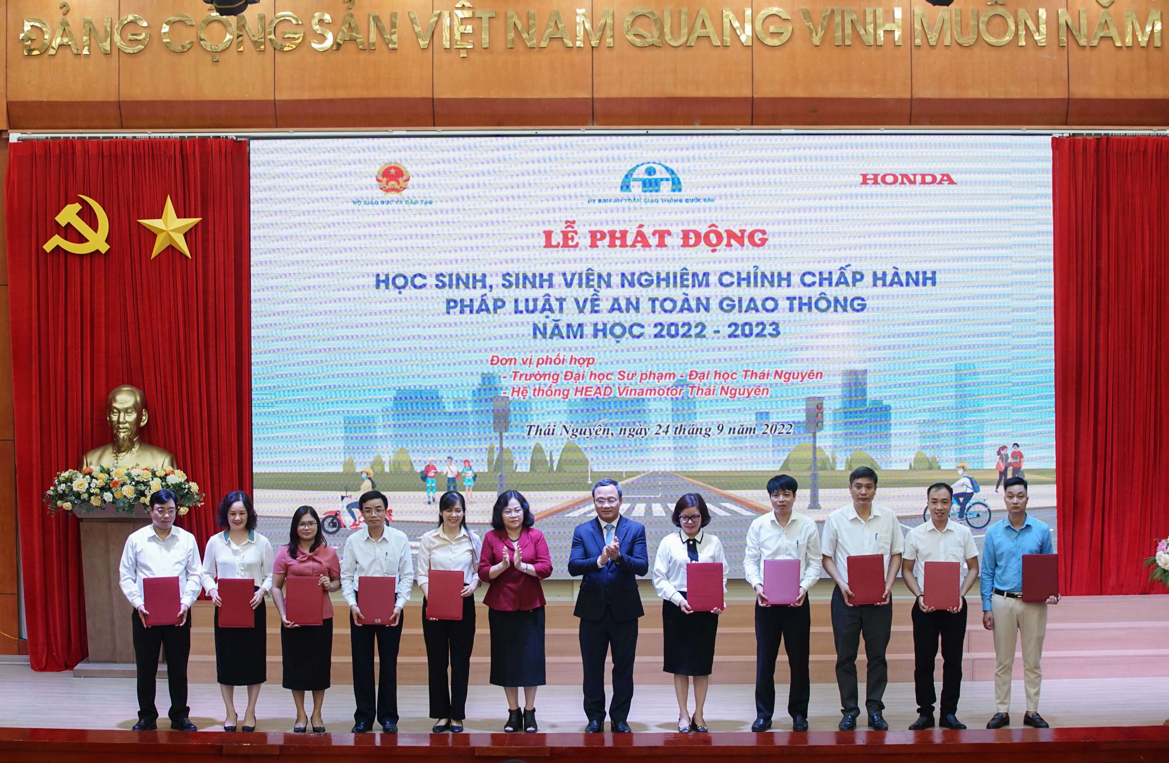 Giáo dục - Học sinh, sinh viên là thế hệ tiên phong thực hiện đảm bảo ATGT (Hình 2).