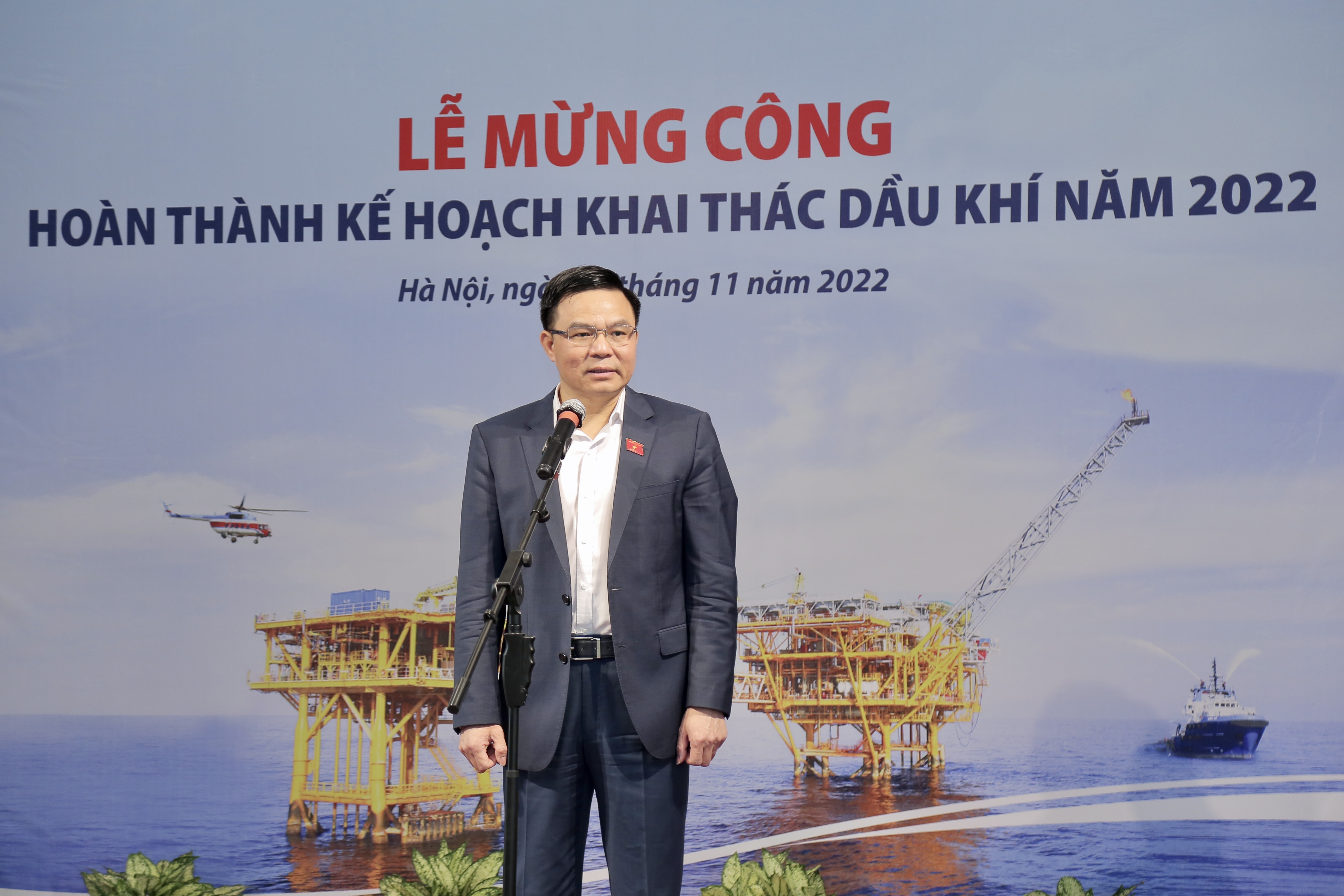 Kinh tế - Petrovietnam mừng công hoàn thành sản lượng khai thác dầu khí và các chỉ tiêu tài chính năm 2022 (Hình 2).