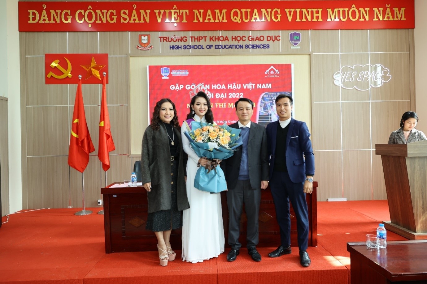 Văn hoá - Tân Hoa hậu Nguyễn Mai Anh mang vương miện về thăm trường  (Hình 9).