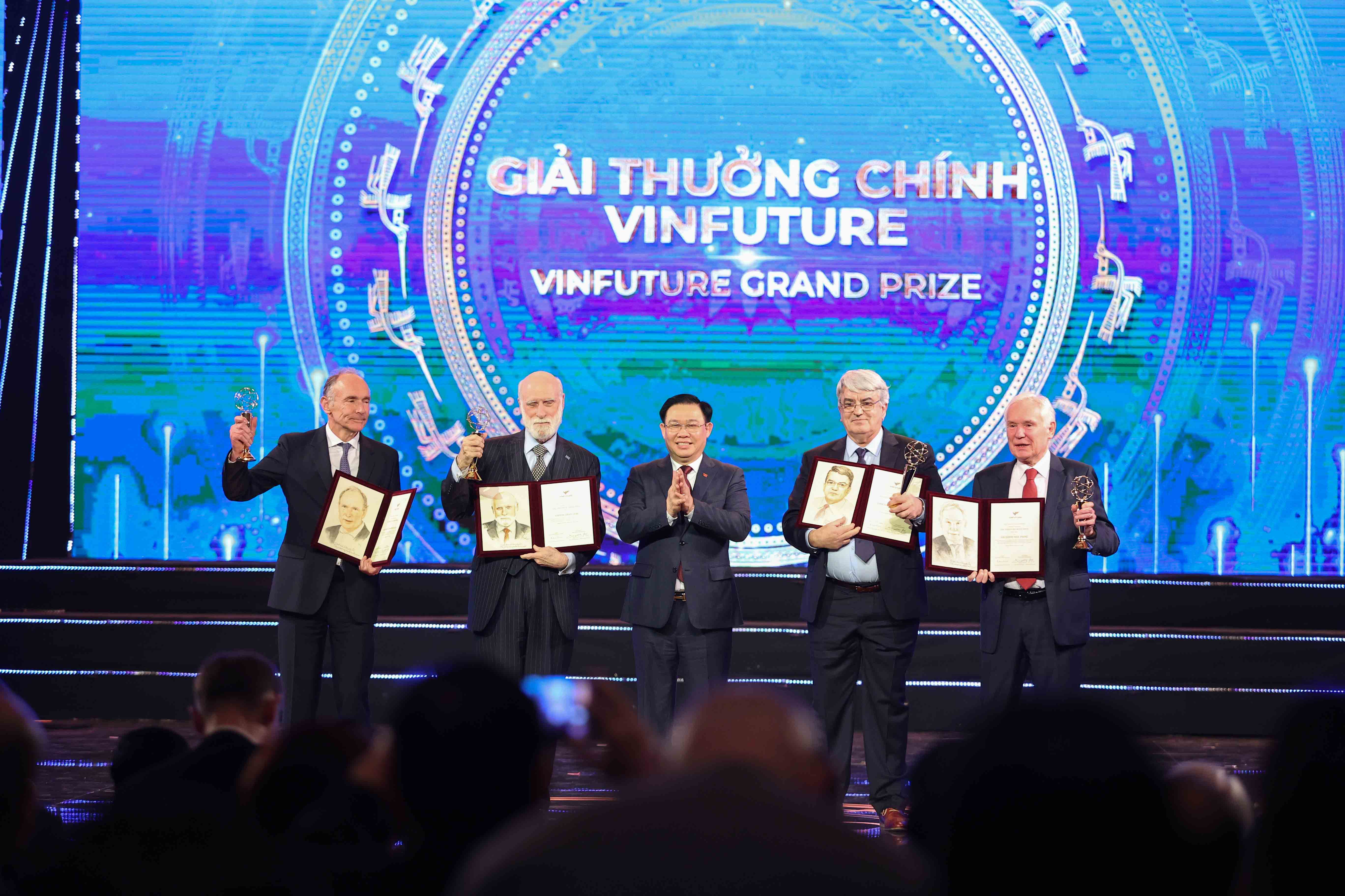 Kinh tế - VinFuture 2022 vinh danh 4 công trình khoa học “hồi sinh và tái thiết” thế giới (Hình 3).