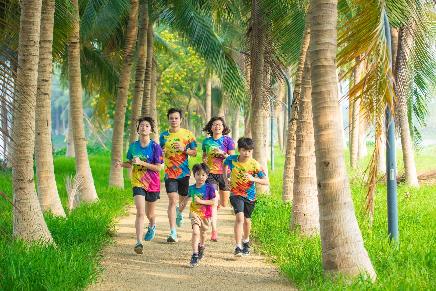 Kinh tế - Trải nghiệm độc đáo tại cung đường Ecopark Marathon 2023 (Hình 9).