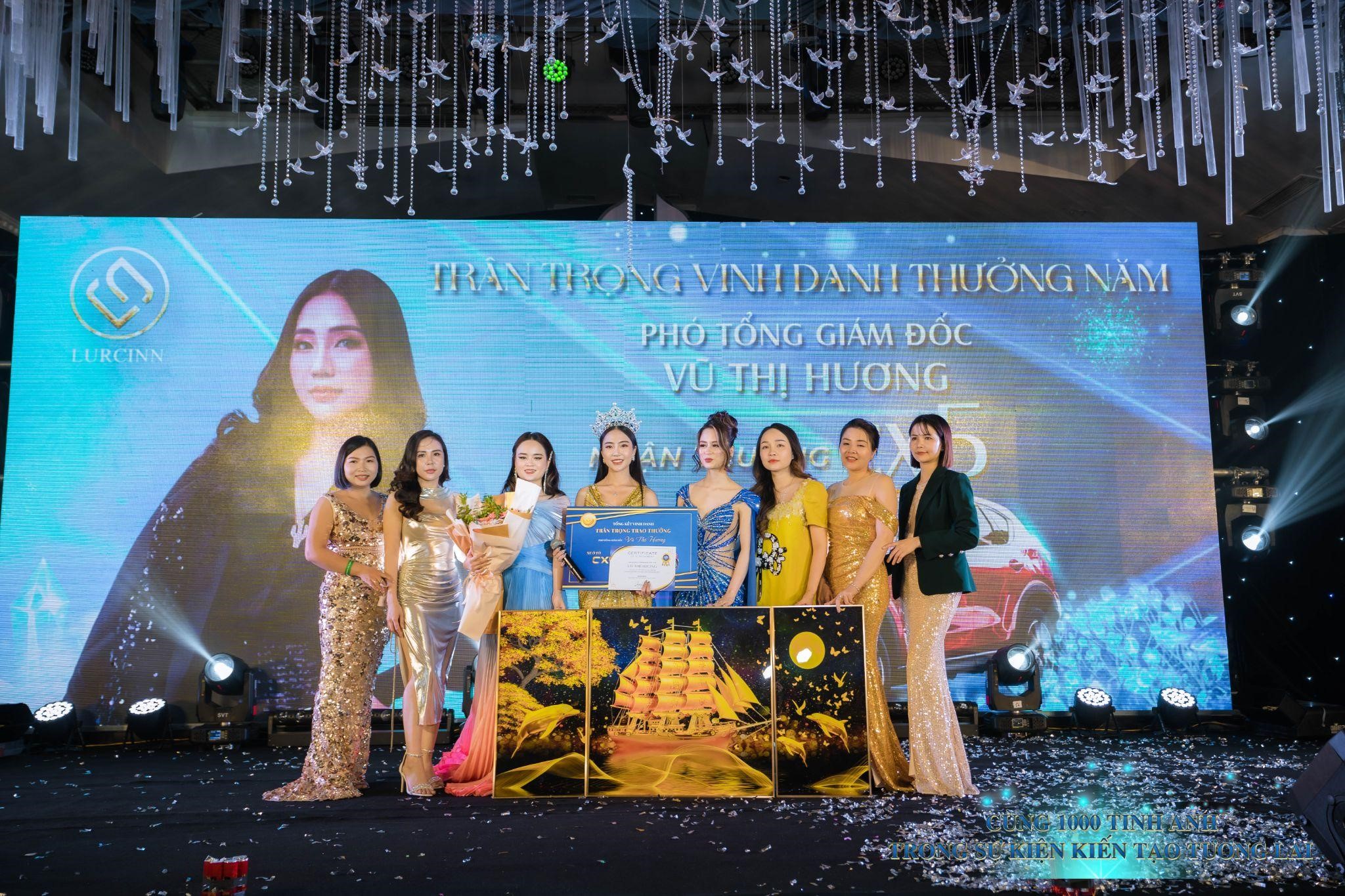 Kinh tế - Si&ecirc;u sự kiện &ldquo;Kiến tạo tương lai&rdquo; &ndash; 1 đ&ecirc;m b&ugrave;ng nổ cảm x&uacute;c với hơn 1000 kh&aacute;ch mời của thương hiệu Lurcinn Group (H&igrave;nh 8).