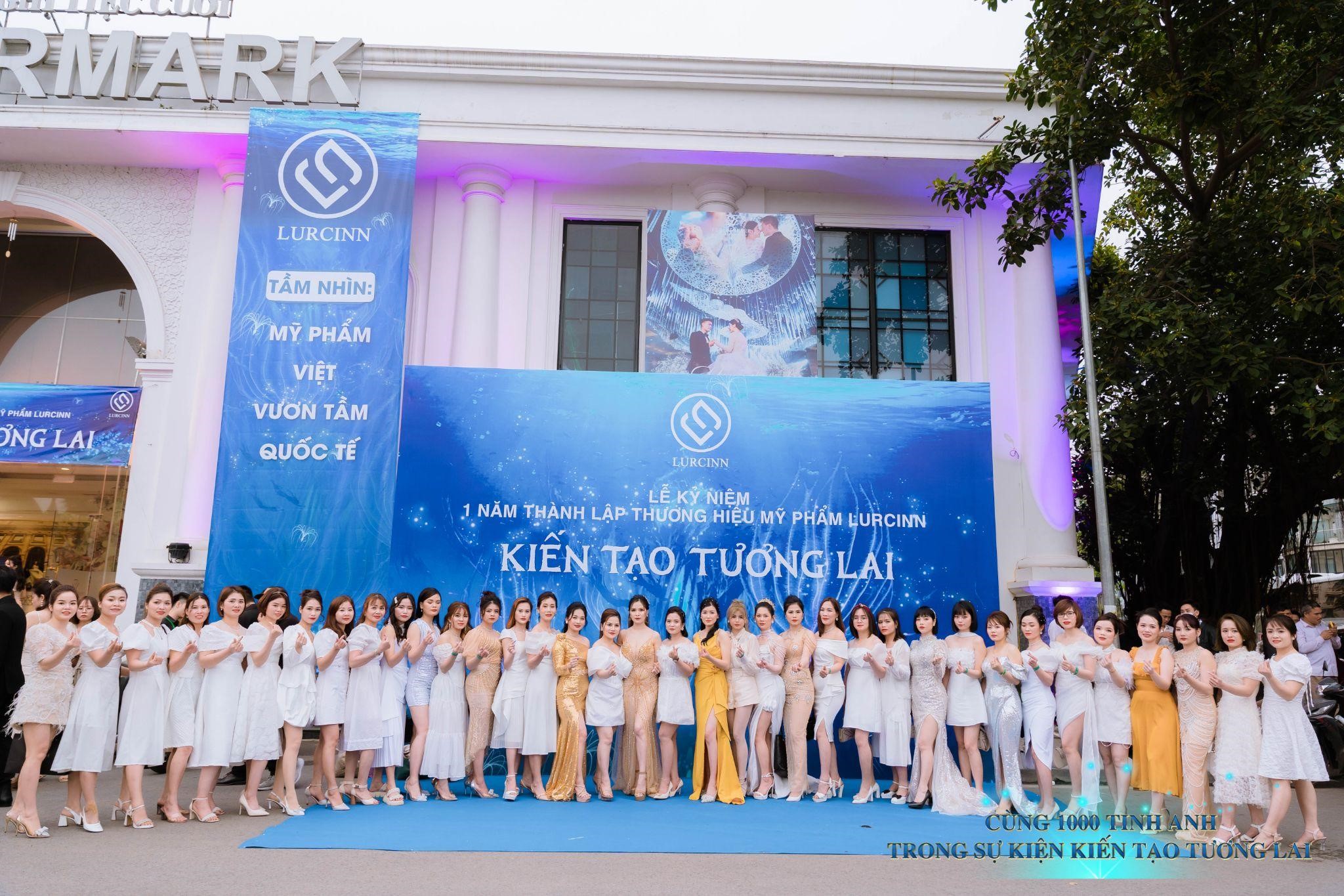Kinh tế - Si&ecirc;u sự kiện &ldquo;Kiến tạo tương lai&rdquo; &ndash; 1 đ&ecirc;m b&ugrave;ng nổ cảm x&uacute;c với hơn 1000 kh&aacute;ch mời của thương hiệu Lurcinn Group (H&igrave;nh 10).