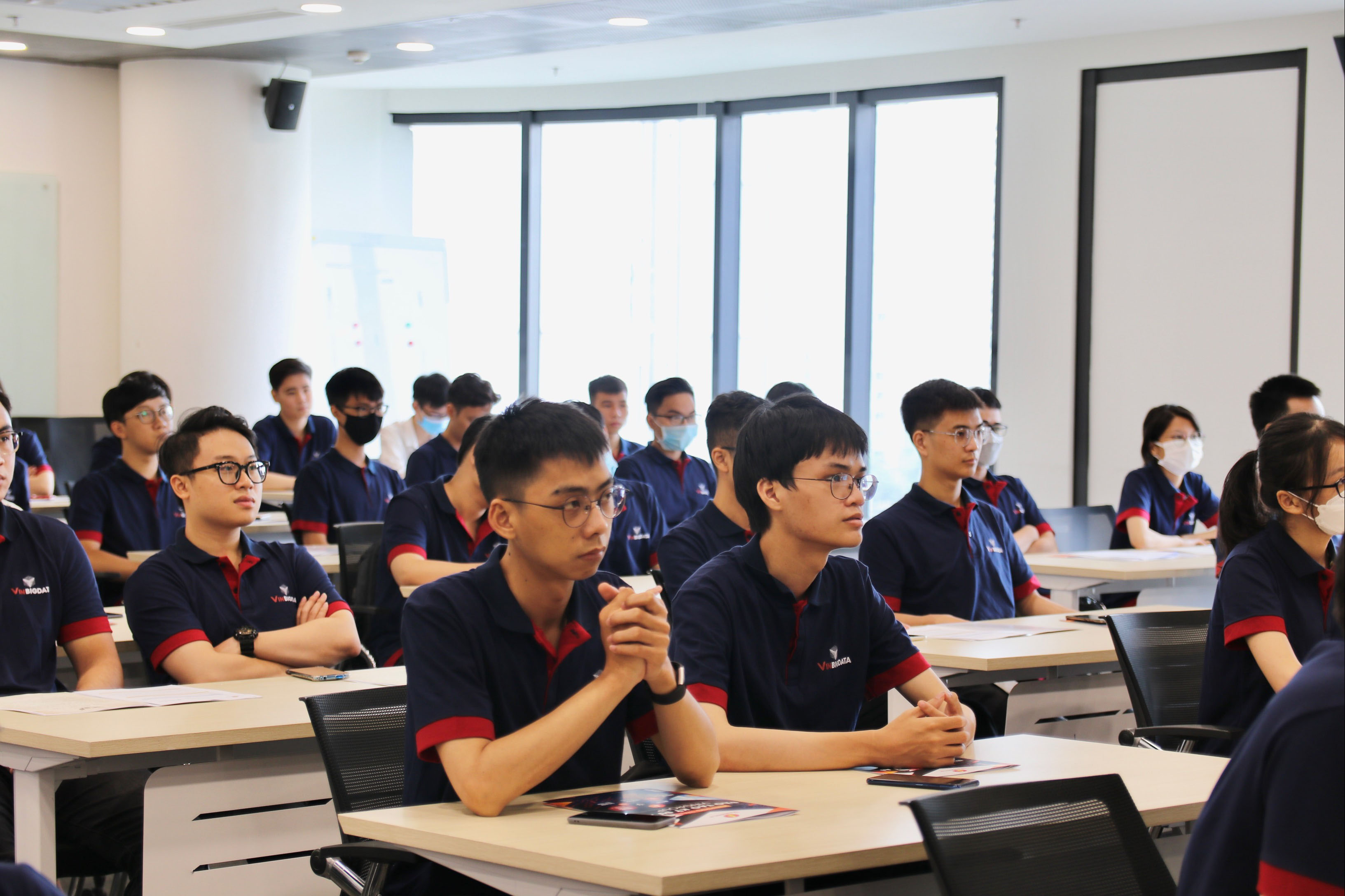 Kinh tế - Chương tr&igrave;nh Đ&agrave;o tạo Kỹ sư AI Vingroup tuyển sinh năm thứ 4 (H&igrave;nh 3).