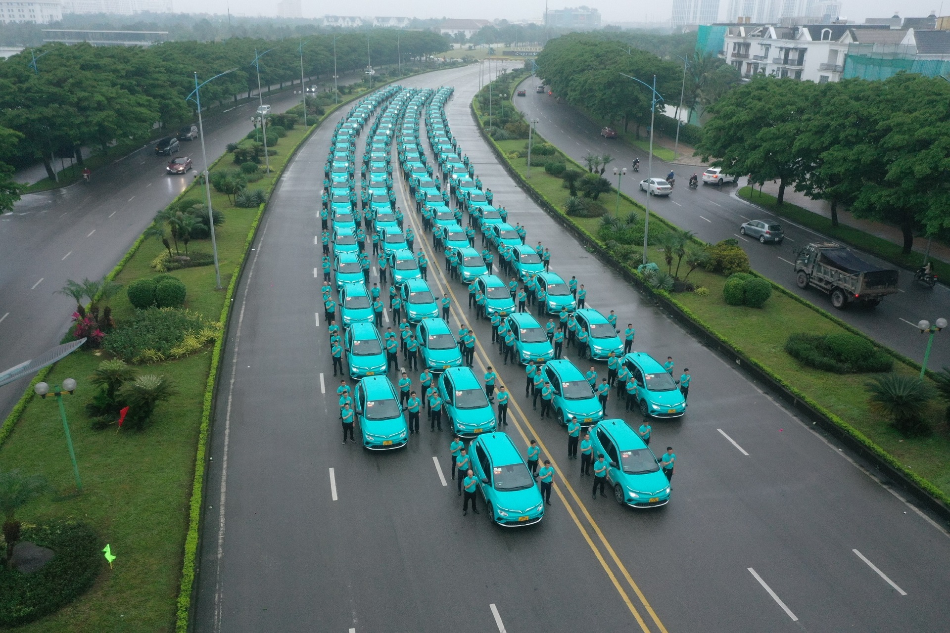 Kinh tế - Khai trương hãng taxi thuần điện đầu tiên tại Việt Nam (Hình 6).