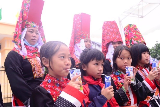 Kinh tế - Vinamilk & Quỹ sữa Vươn cao Việt Nam khởi động hành trình năm thứ 16 tại Quảng Ninh (Hình 9).