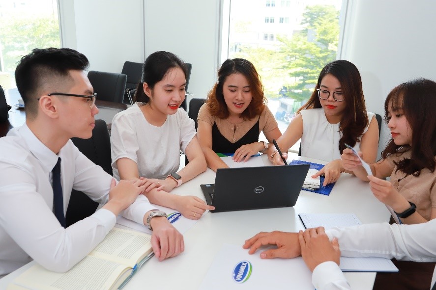 Kinh tế - Vinamilk dẫn đầu Top 100 Nhà tuyển dụng được yêu thích nhất năm 2022 của CareerBuilder (Hình 2).