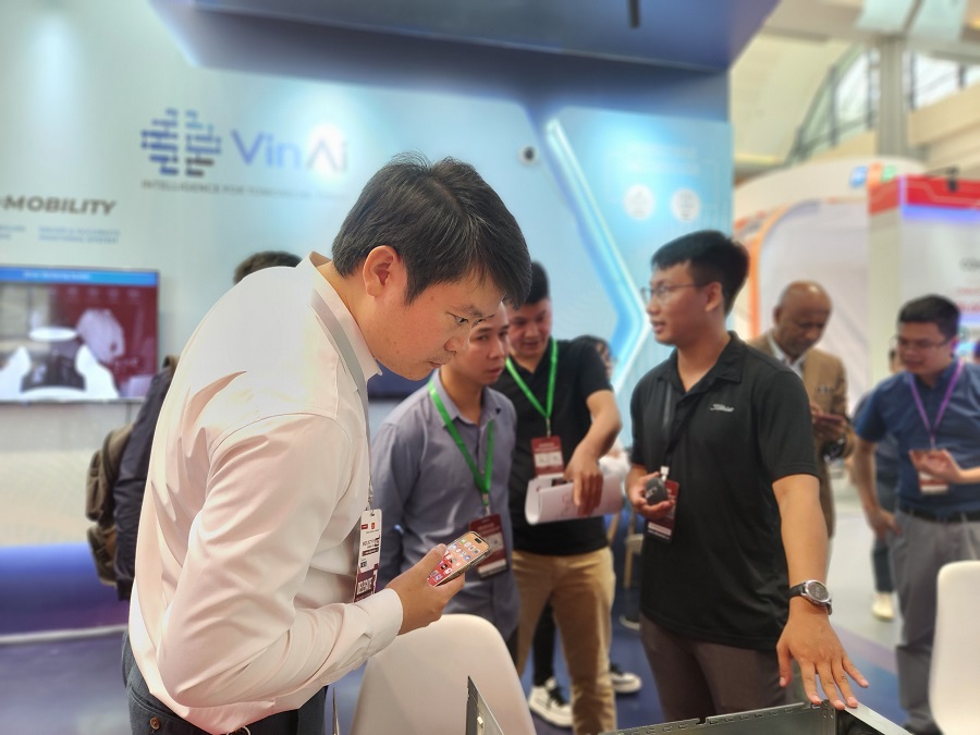 Kinh tế - VinAI mang đến trải nghiệm AI đột phá tại Triển lãm Quốc tế Vietnam Industry 4.0 Summit 2023 (Hình 3).