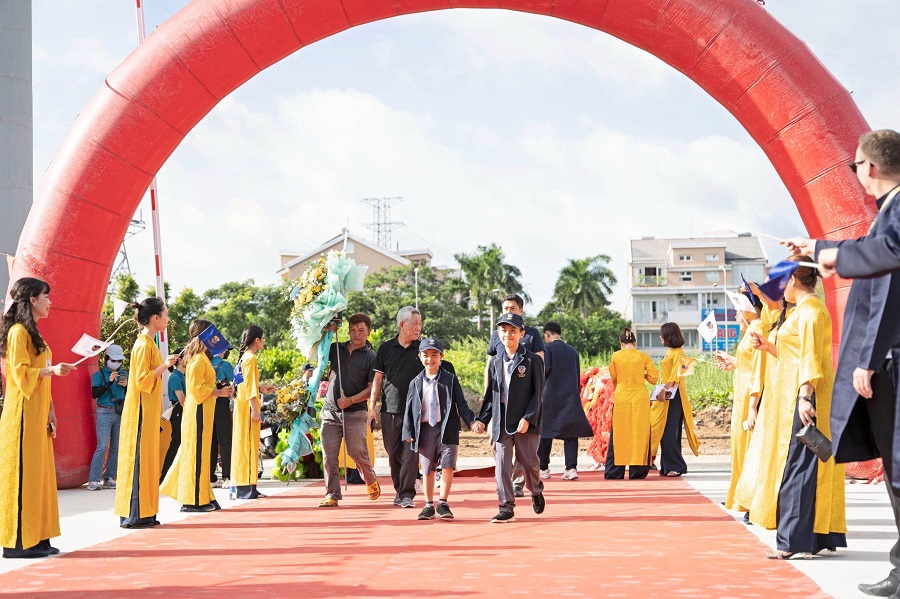 Cần biết - Trường Tiểu Học-THCS-THPT Khải Hoàn - Nam Sài Gòn (Victoria School) khánh thành (Hình 4).