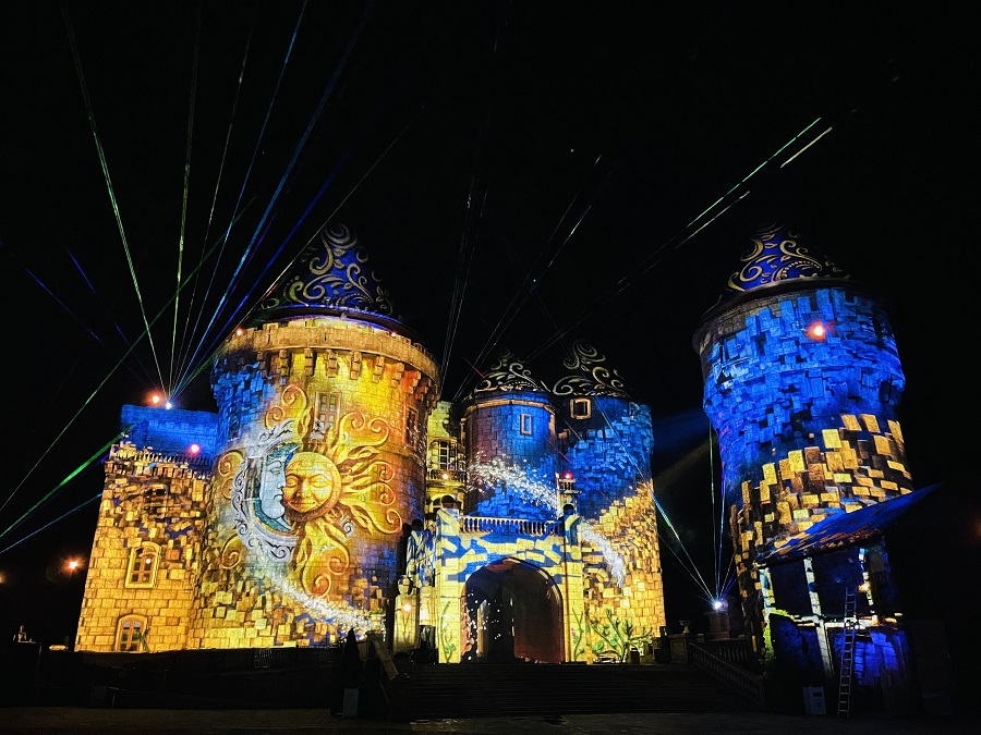 Kinh tế - Sun World Ba Na Hills “kể chuyện” bằng ánh sáng 3D mapping (Hình 2).