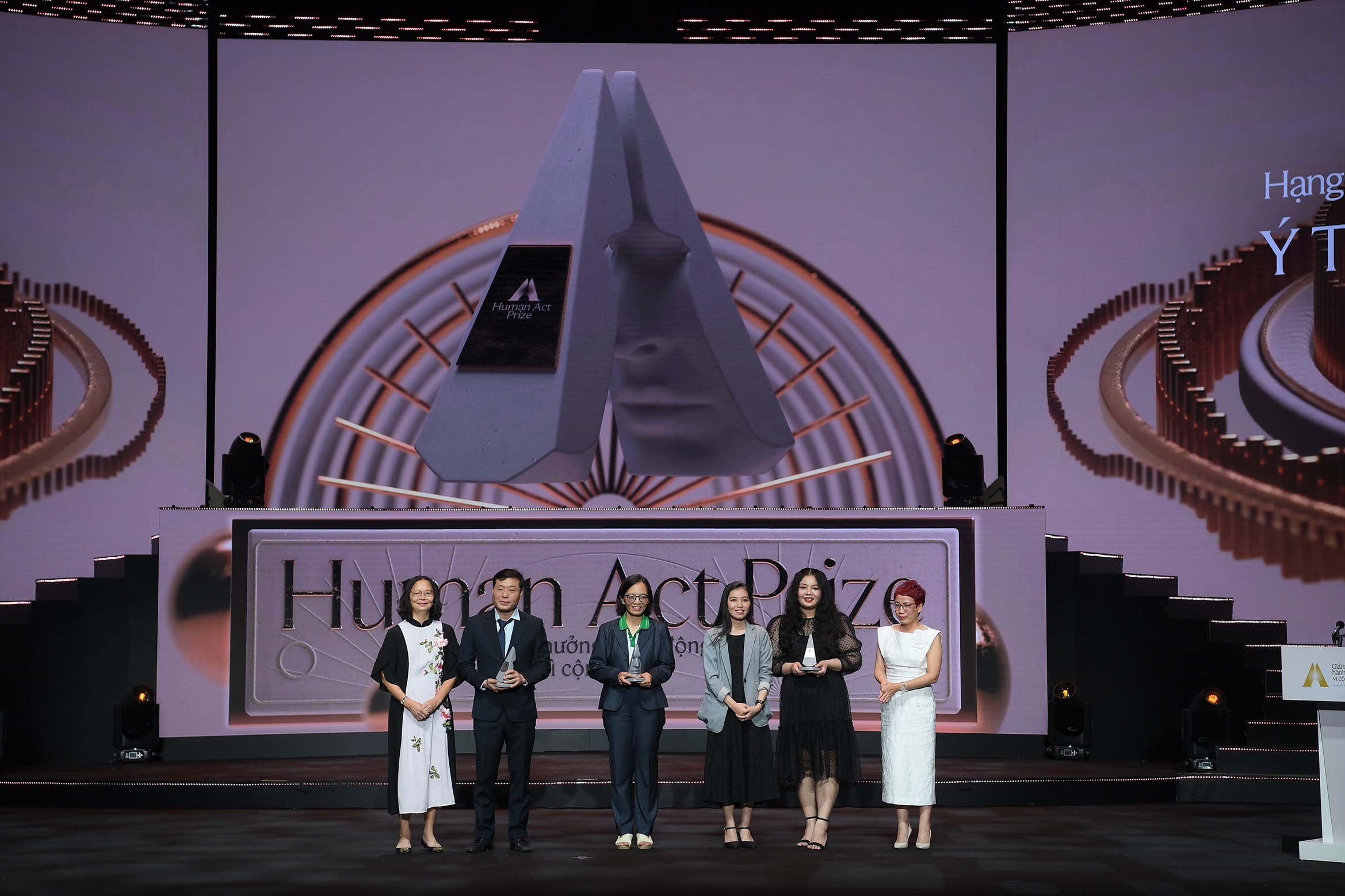 Kinh tế - Human Act Prize 2023 vinh danh dự án thiện nguyện “Thuốc đúng cho em” của GeneStory