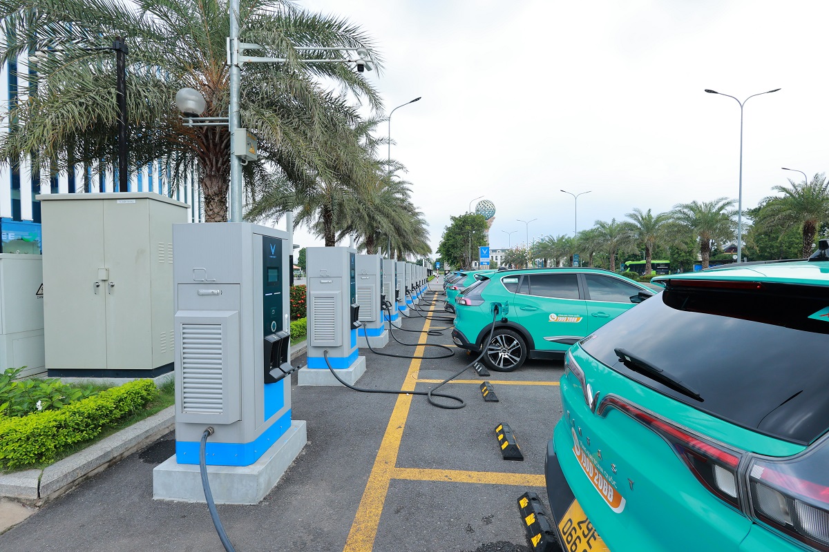 Kinh tế - Mô hình mua sắm tích hợp Parking – Shopping – Charging lên ngôi